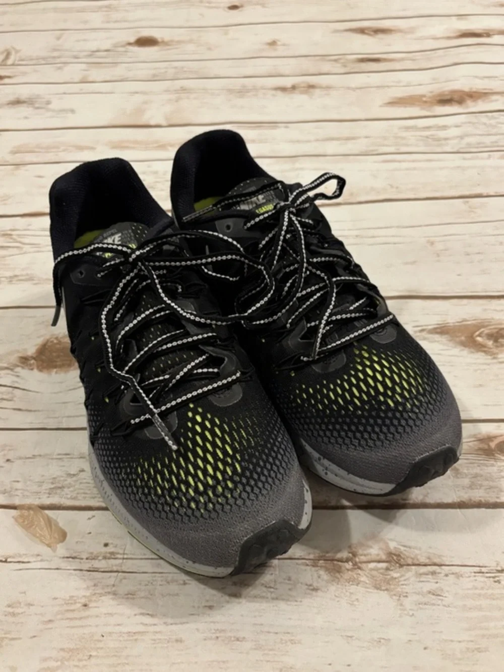 Nike Women’s 15 Pegasus 33 Shield Black/Metallic Silver-Dark Green 849567 001